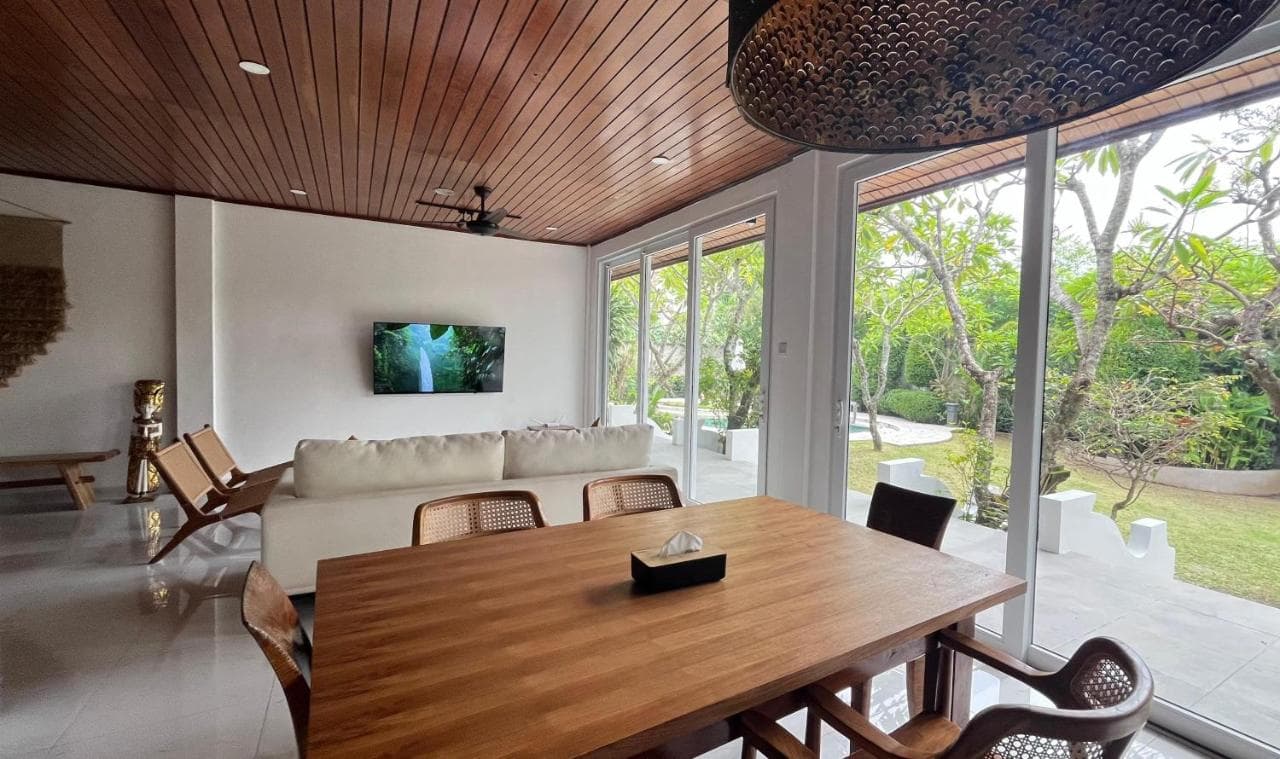 Baliana Villa Legian - image 4